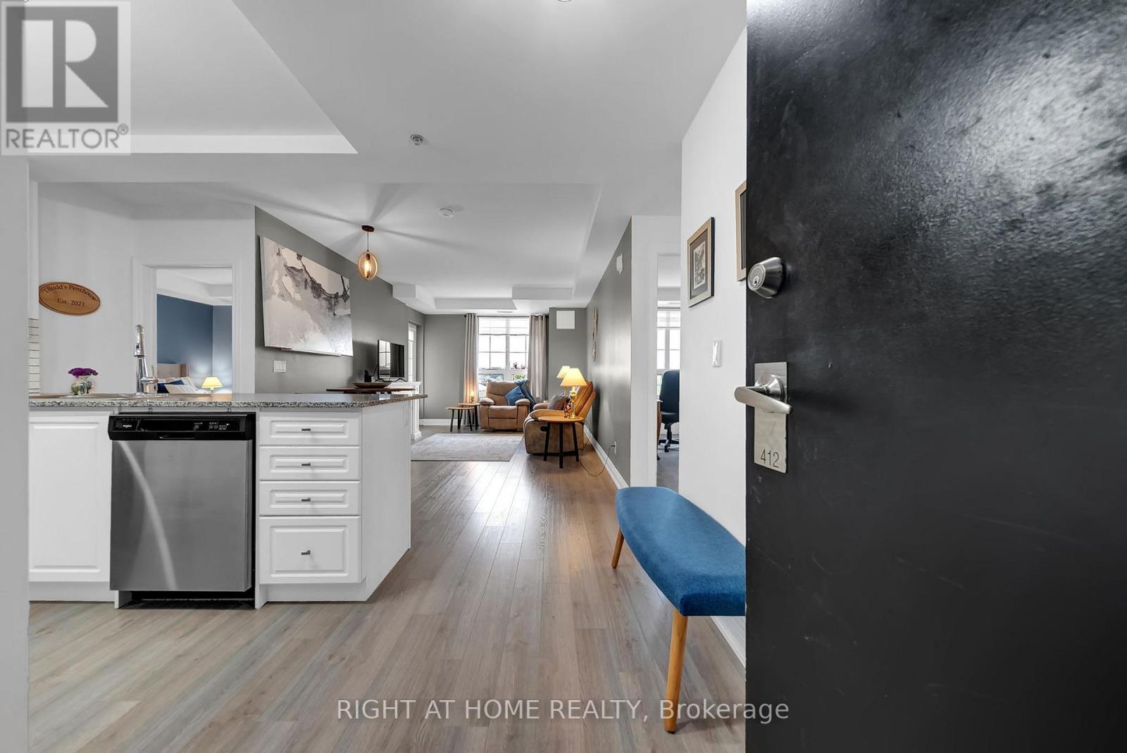 412 - 21 Brookhouse Drive, Clarington (Newcastle), Ontario  L1B 0V4 - Photo 7 - E12690118