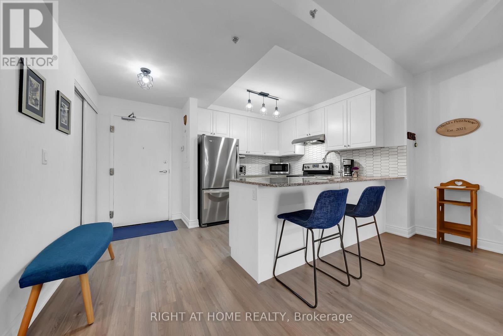 412 - 21 Brookhouse Drive, Clarington (Newcastle), Ontario  L1B 0V4 - Photo 8 - E12690118