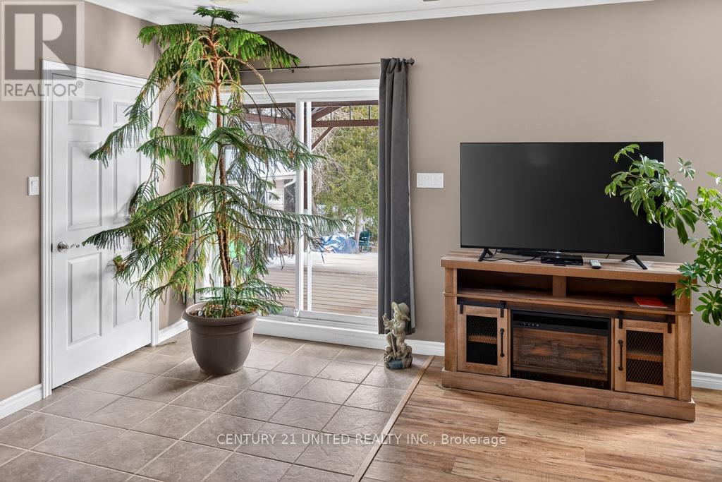 37 Southside Road, Kawartha Lakes (Omemee), Ontario  K9V 0K3 - Photo 18 - X12690800