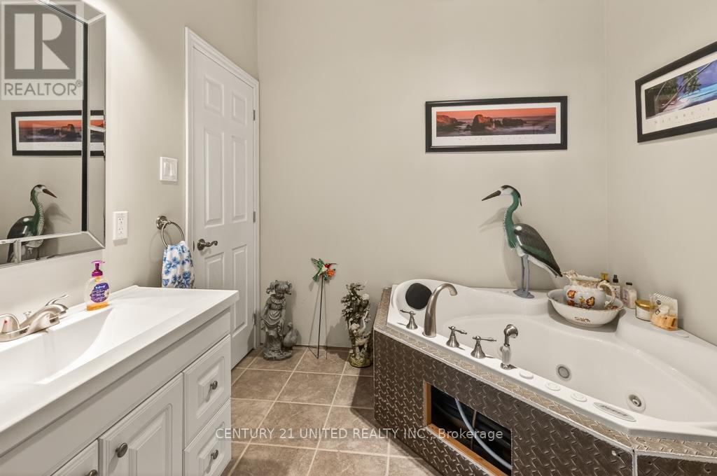 37 Southside Road, Kawartha Lakes (Omemee), Ontario  K9V 0K3 - Photo 20 - X12690800