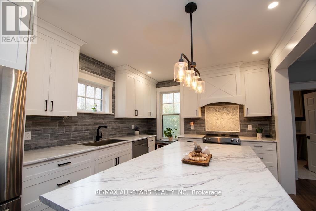 2 St. Patrick Street, Kawartha Lakes (Lindsay), Ontario  K9V 1R1 - Photo 10 - X12690986