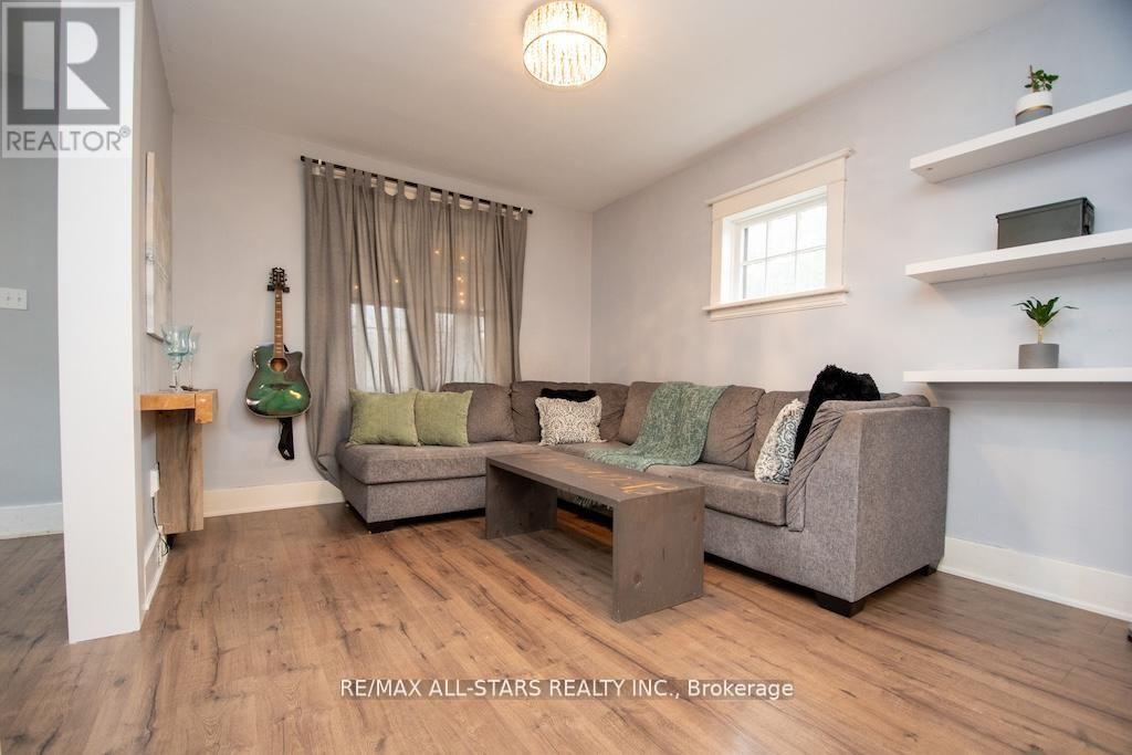 2 St. Patrick Street, Kawartha Lakes (Lindsay), Ontario  K9V 1R1 - Photo 5 - X12690986