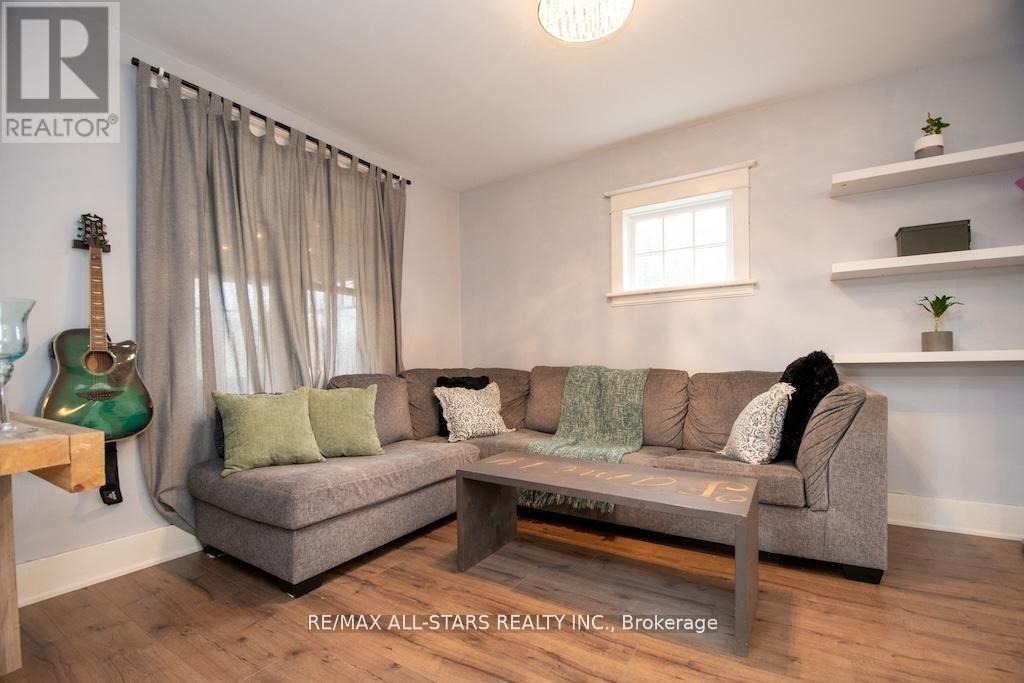 2 St. Patrick Street, Kawartha Lakes (Lindsay), Ontario  K9V 1R1 - Photo 6 - X12690986