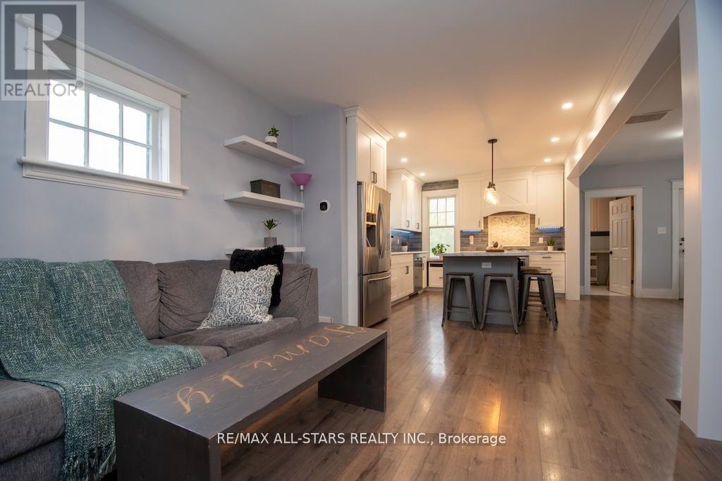 2 St. Patrick Street, Kawartha Lakes (Lindsay), Ontario  K9V 1R1 - Photo 7 - X12690986