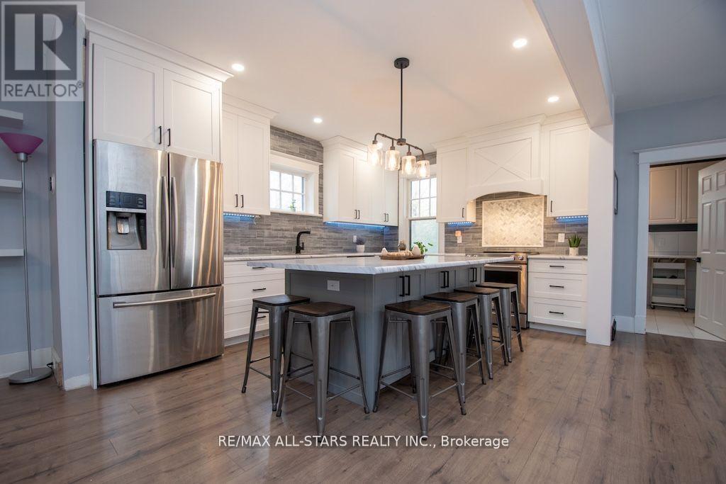 2 St. Patrick Street, Kawartha Lakes (Lindsay), Ontario  K9V 1R1 - Photo 9 - X12690986