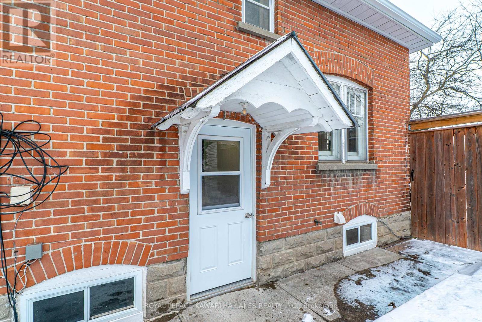 54 Glenelg Street W, Kawartha Lakes (Lindsay), Ontario  K9V 2V2 - Photo 10 - X12691070