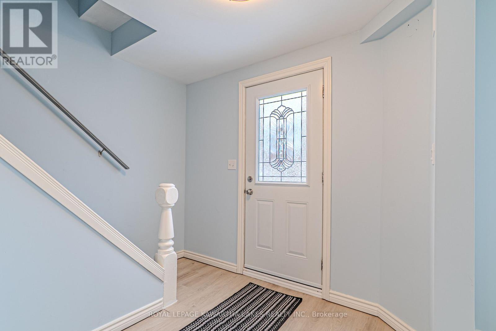 54 Glenelg Street W, Kawartha Lakes (Lindsay), Ontario  K9V 2V2 - Photo 11 - X12691070