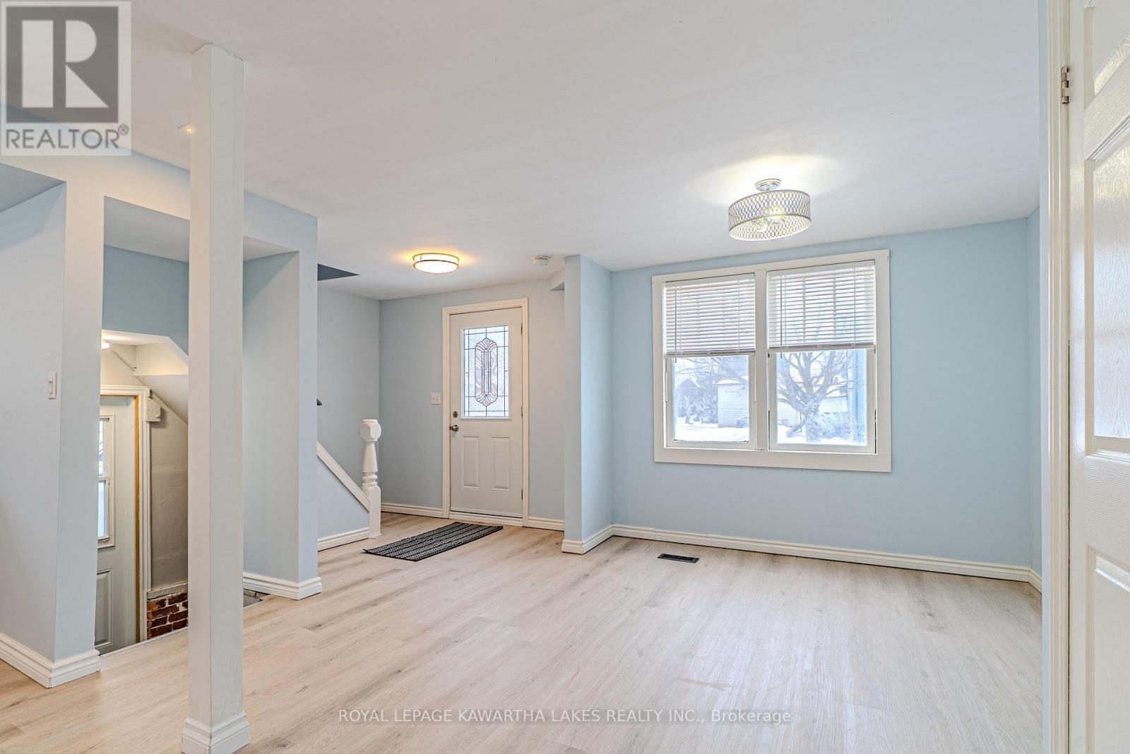 54 Glenelg Street W, Kawartha Lakes (Lindsay), Ontario  K9V 2V2 - Photo 14 - X12691070