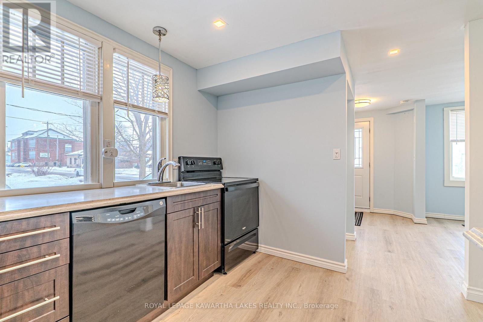 54 Glenelg Street W, Kawartha Lakes (Lindsay), Ontario  K9V 2V2 - Photo 18 - X12691070