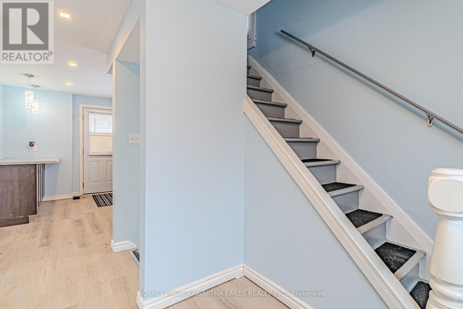 54 Glenelg Street W, Kawartha Lakes (Lindsay), Ontario  K9V 2V2 - Photo 21 - X12691070