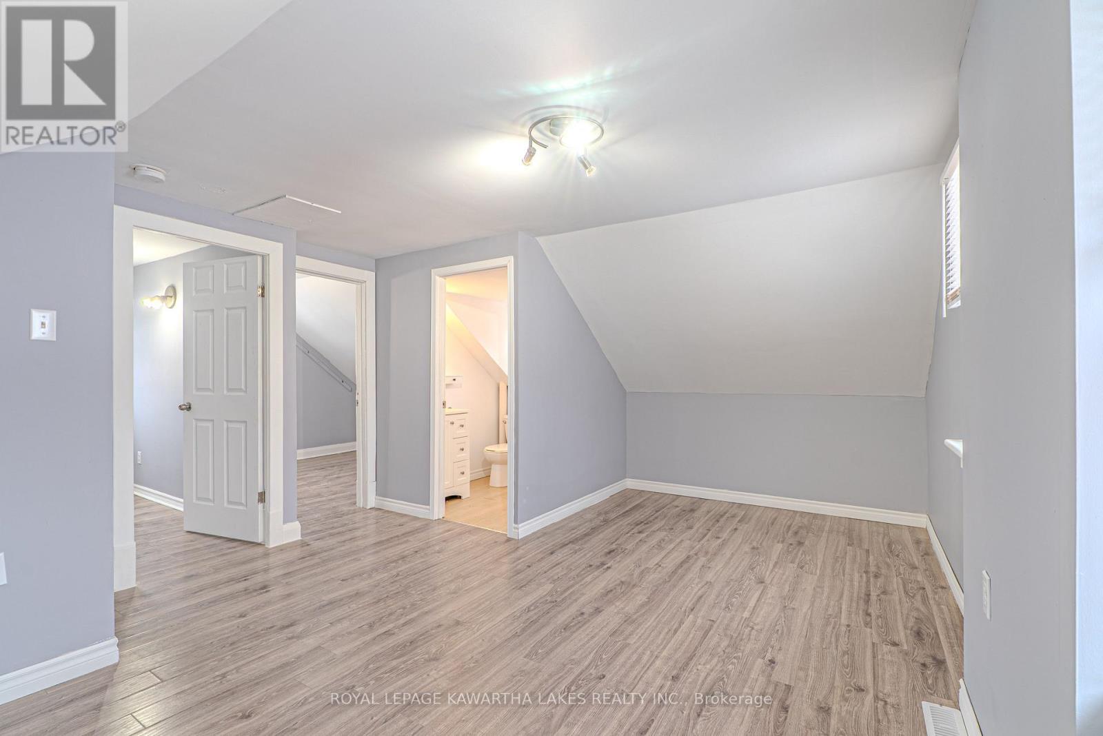 54 Glenelg Street W, Kawartha Lakes (Lindsay), Ontario  K9V 2V2 - Photo 23 - X12691070