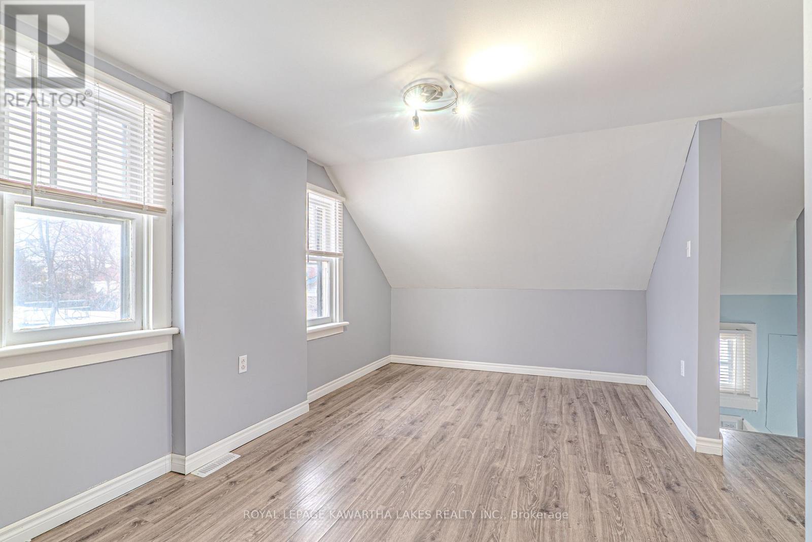 54 Glenelg Street W, Kawartha Lakes (Lindsay), Ontario  K9V 2V2 - Photo 24 - X12691070