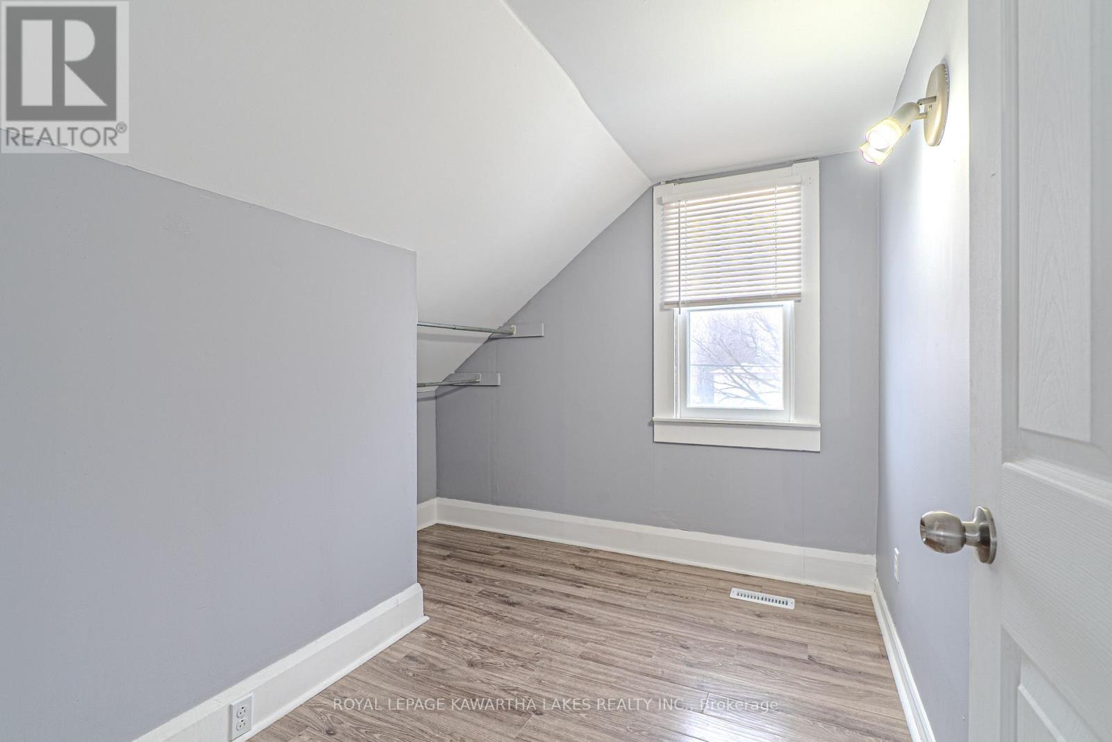 54 Glenelg Street W, Kawartha Lakes (Lindsay), Ontario  K9V 2V2 - Photo 25 - X12691070