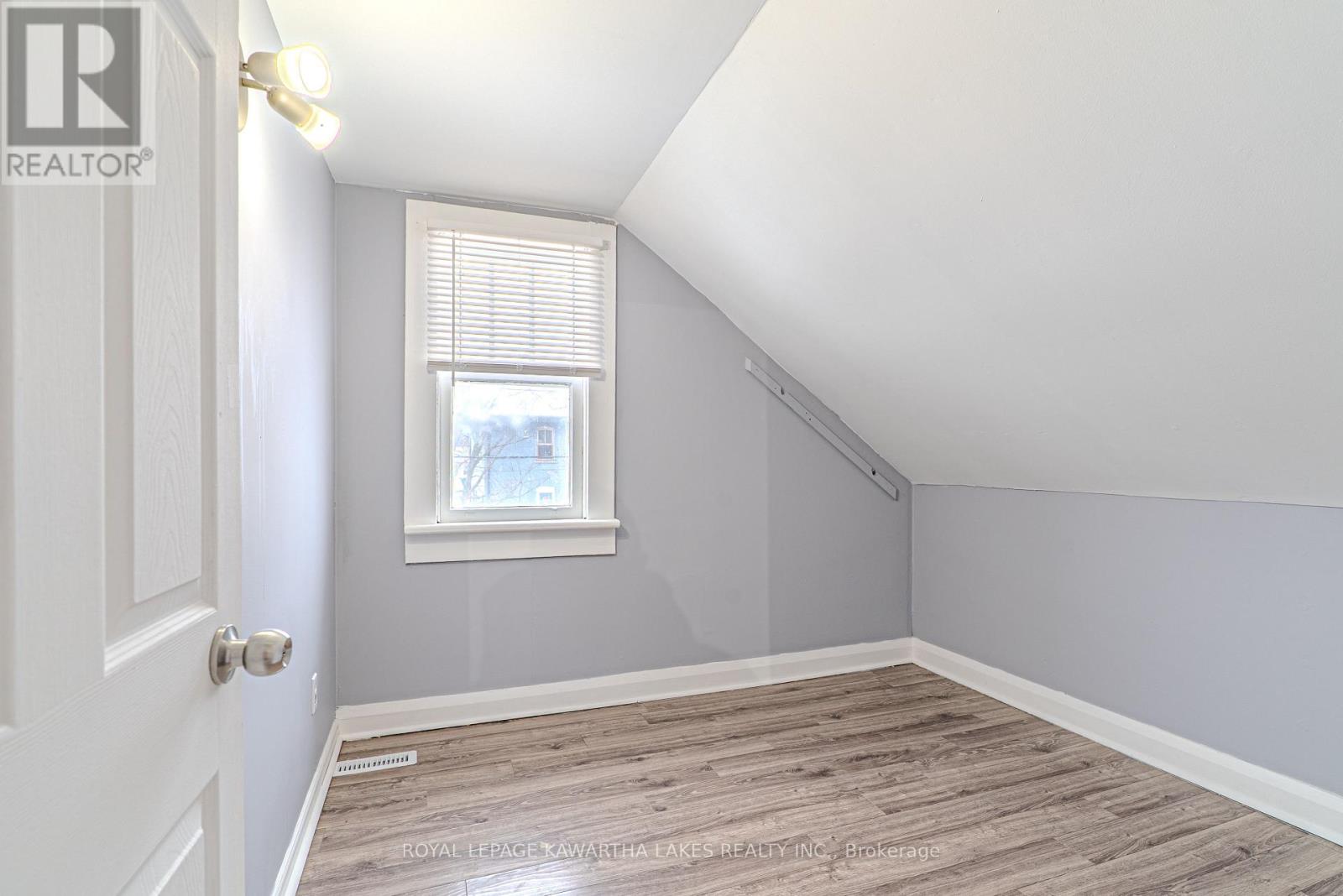 54 Glenelg Street W, Kawartha Lakes (Lindsay), Ontario  K9V 2V2 - Photo 26 - X12691070