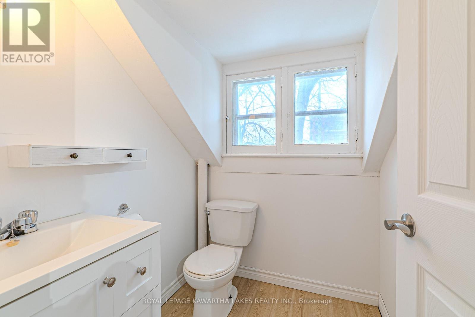 54 Glenelg Street W, Kawartha Lakes (Lindsay), Ontario  K9V 2V2 - Photo 27 - X12691070