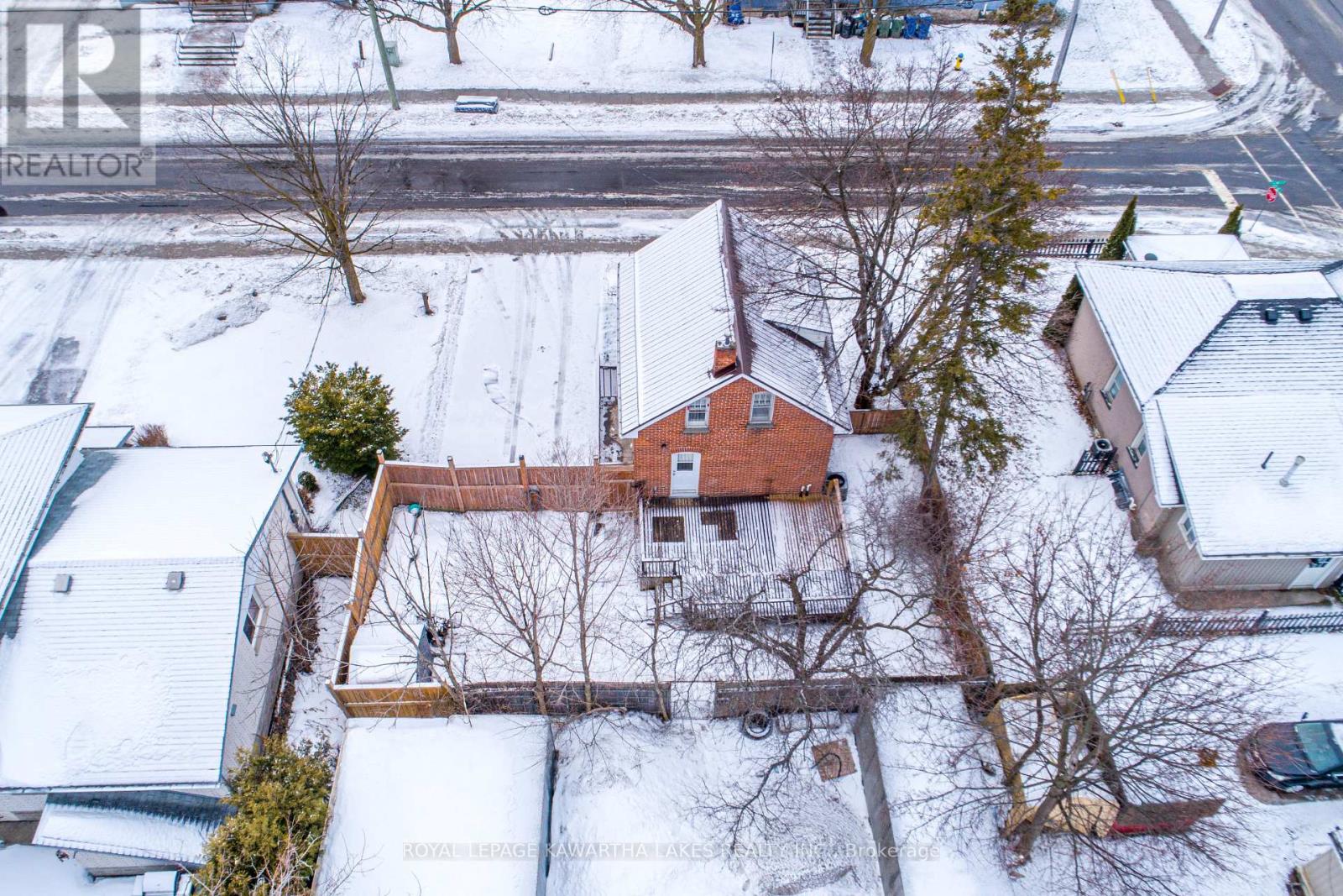 54 Glenelg Street W, Kawartha Lakes (Lindsay), Ontario  K9V 2V2 - Photo 37 - X12691070