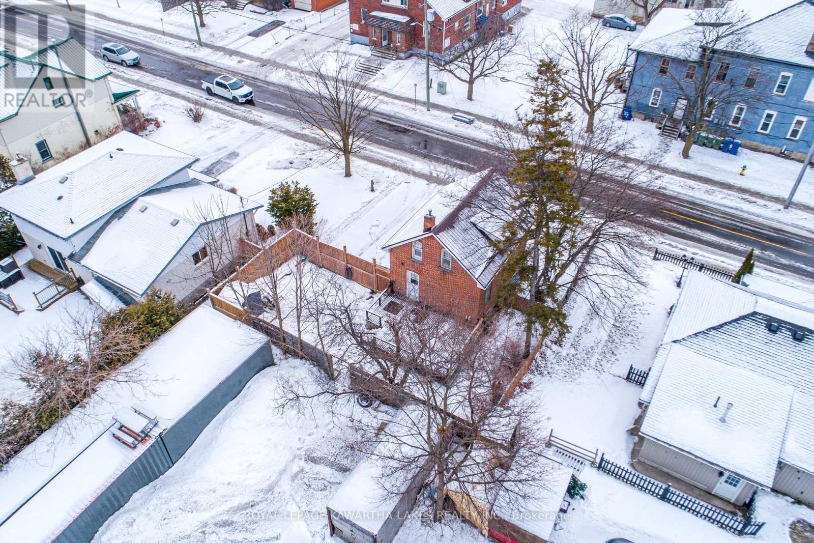 54 Glenelg Street W, Kawartha Lakes (Lindsay), Ontario  K9V 2V2 - Photo 38 - X12691070