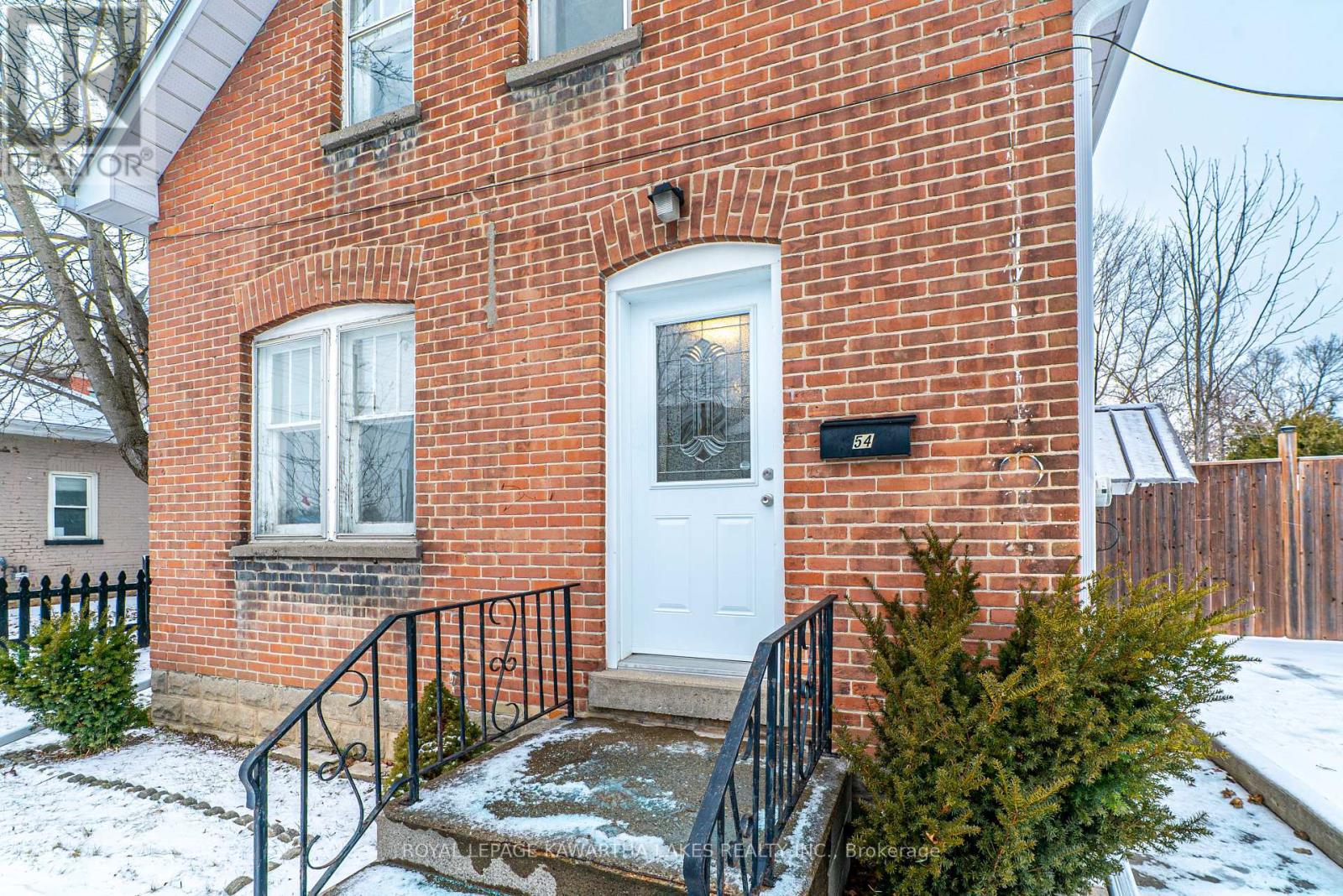 54 Glenelg Street W, Kawartha Lakes (Lindsay), Ontario  K9V 2V2 - Photo 7 - X12691070