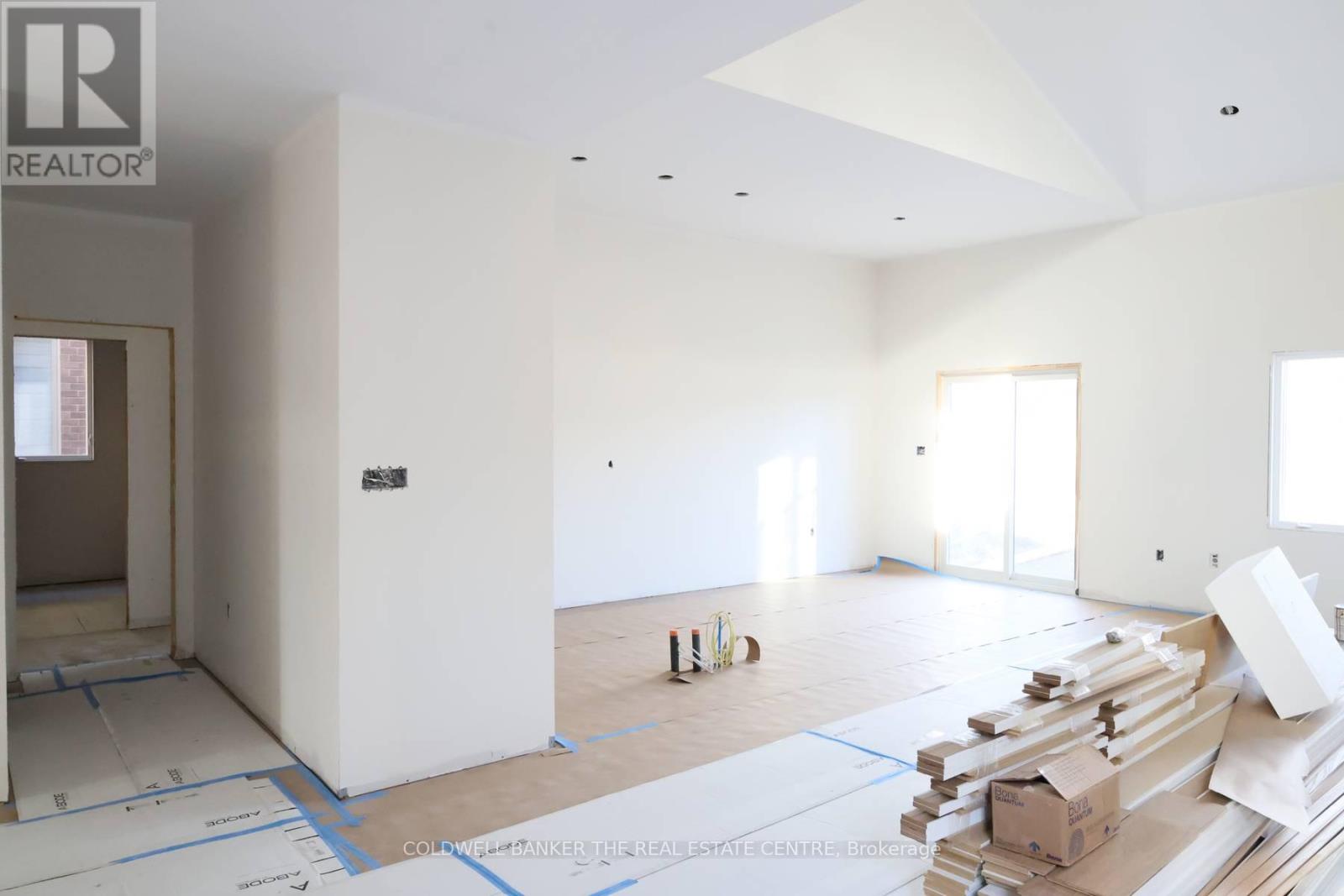 4 Fisher Road, Kawartha Lakes (Lindsay), Ontario  K9V 0P9 - Photo 10 - X12692300