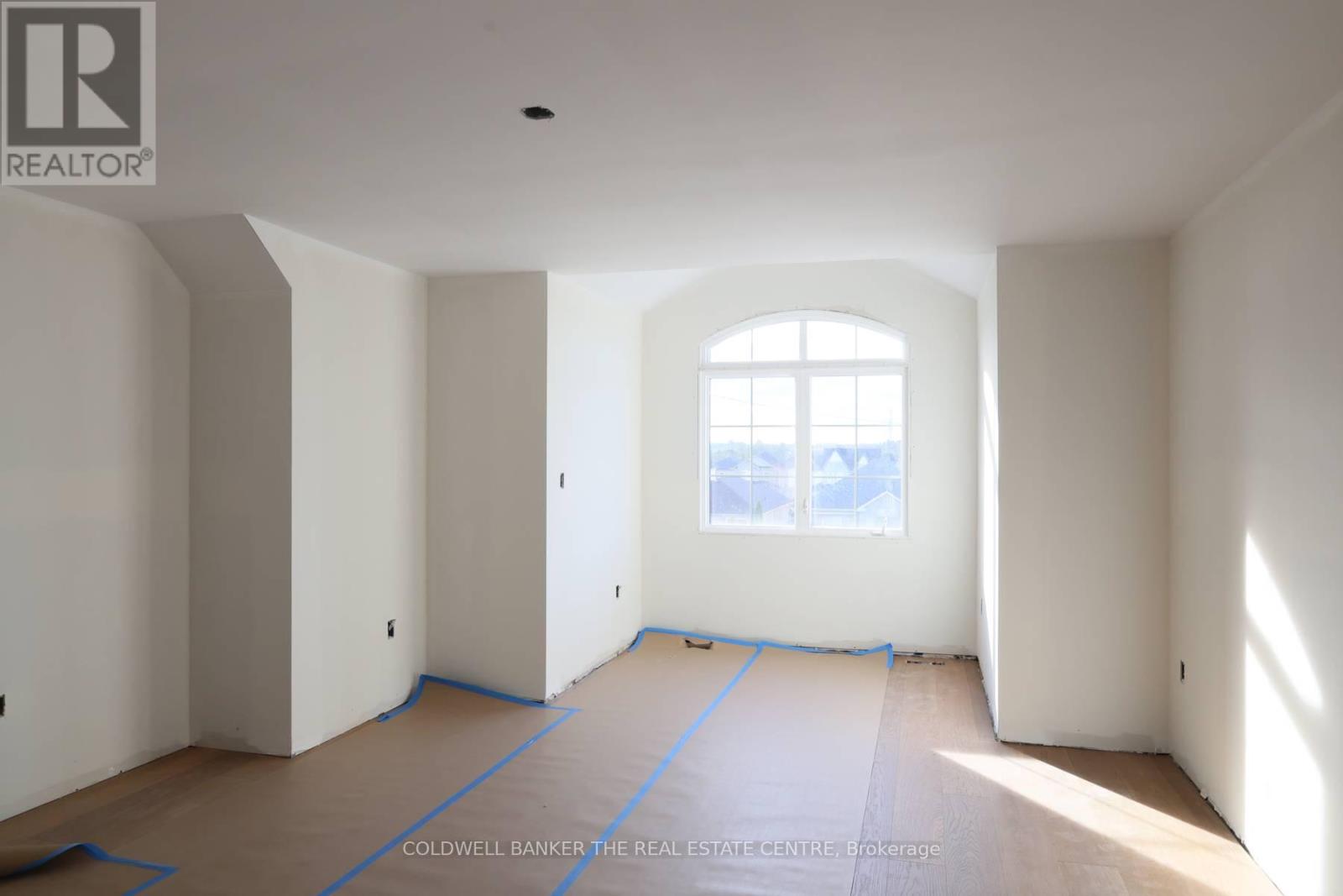 4 Fisher Road, Kawartha Lakes (Lindsay), Ontario  K9V 0P9 - Photo 21 - X12692300