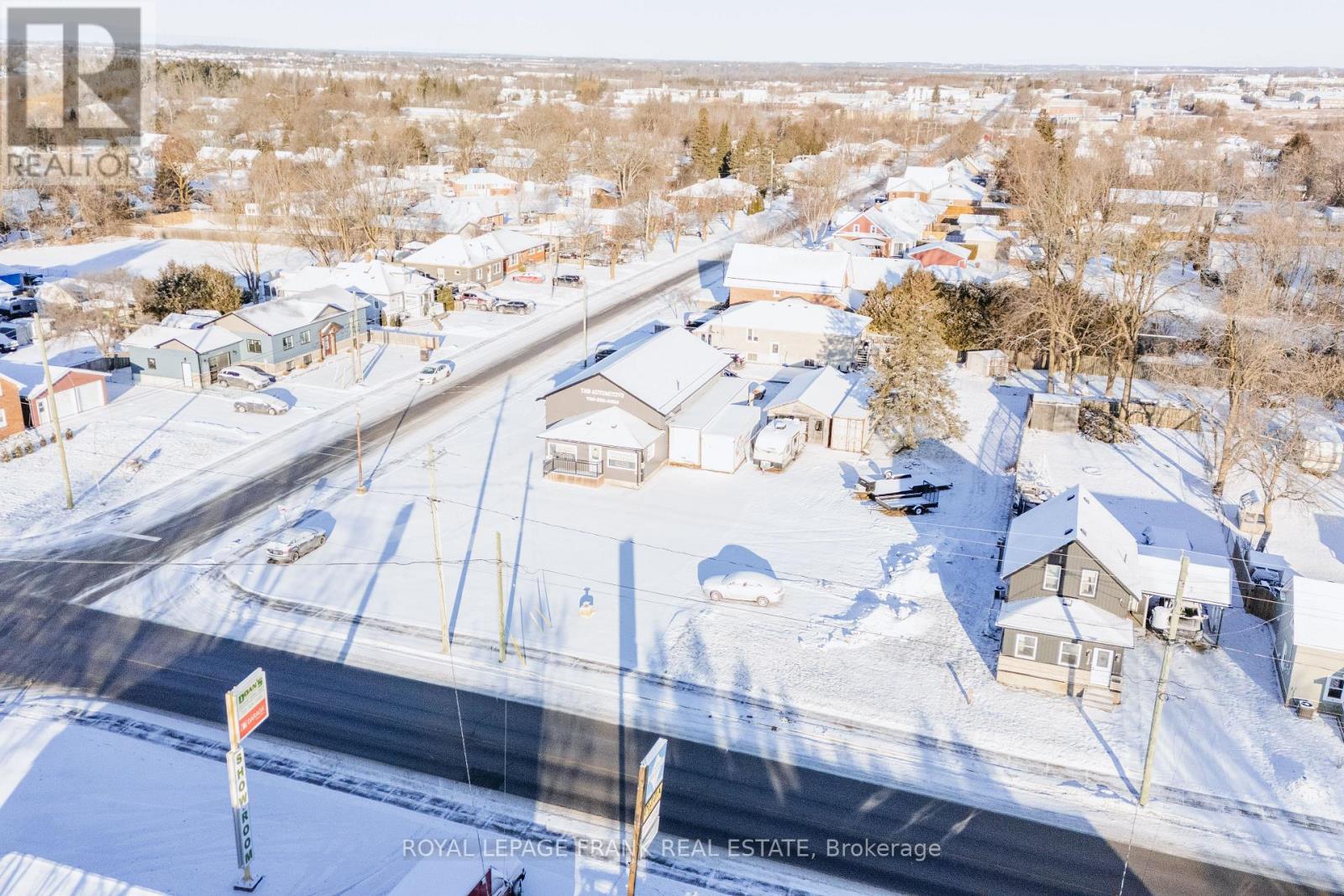 118 Queen Street N, Kawartha Lakes (Lindsay), Ontario  K9V 1G9 - Photo 13 - X12692544