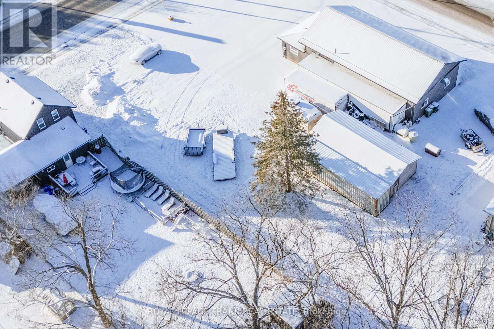 118 Queen Street N, Kawartha Lakes (Lindsay), Ontario  K9V 1G9 - Photo 15 - X12692544