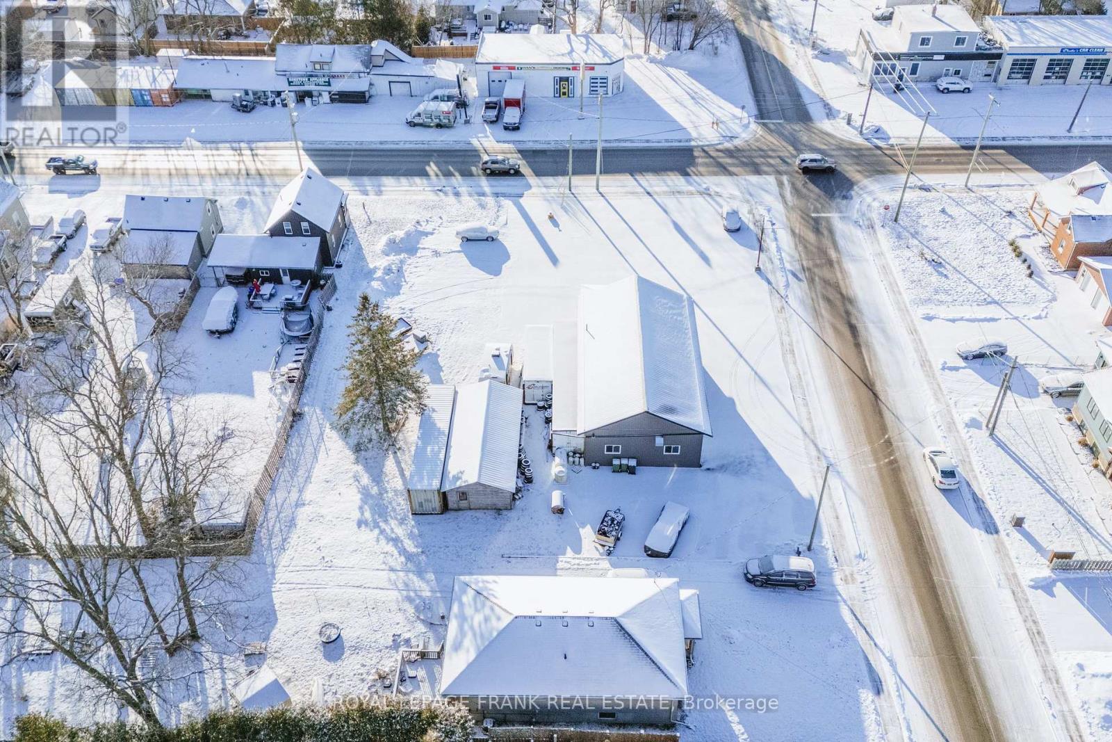 118 Queen Street N, Kawartha Lakes (Lindsay), Ontario  K9V 1G9 - Photo 16 - X12692544