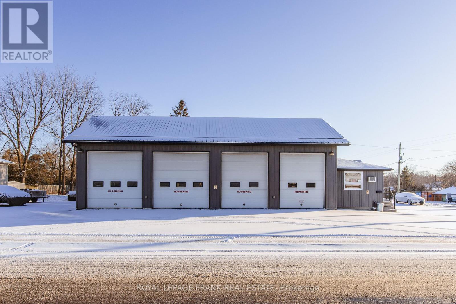 118 Queen Street N, Kawartha Lakes (Lindsay), Ontario  K9V 1G9 - Photo 6 - X12692544