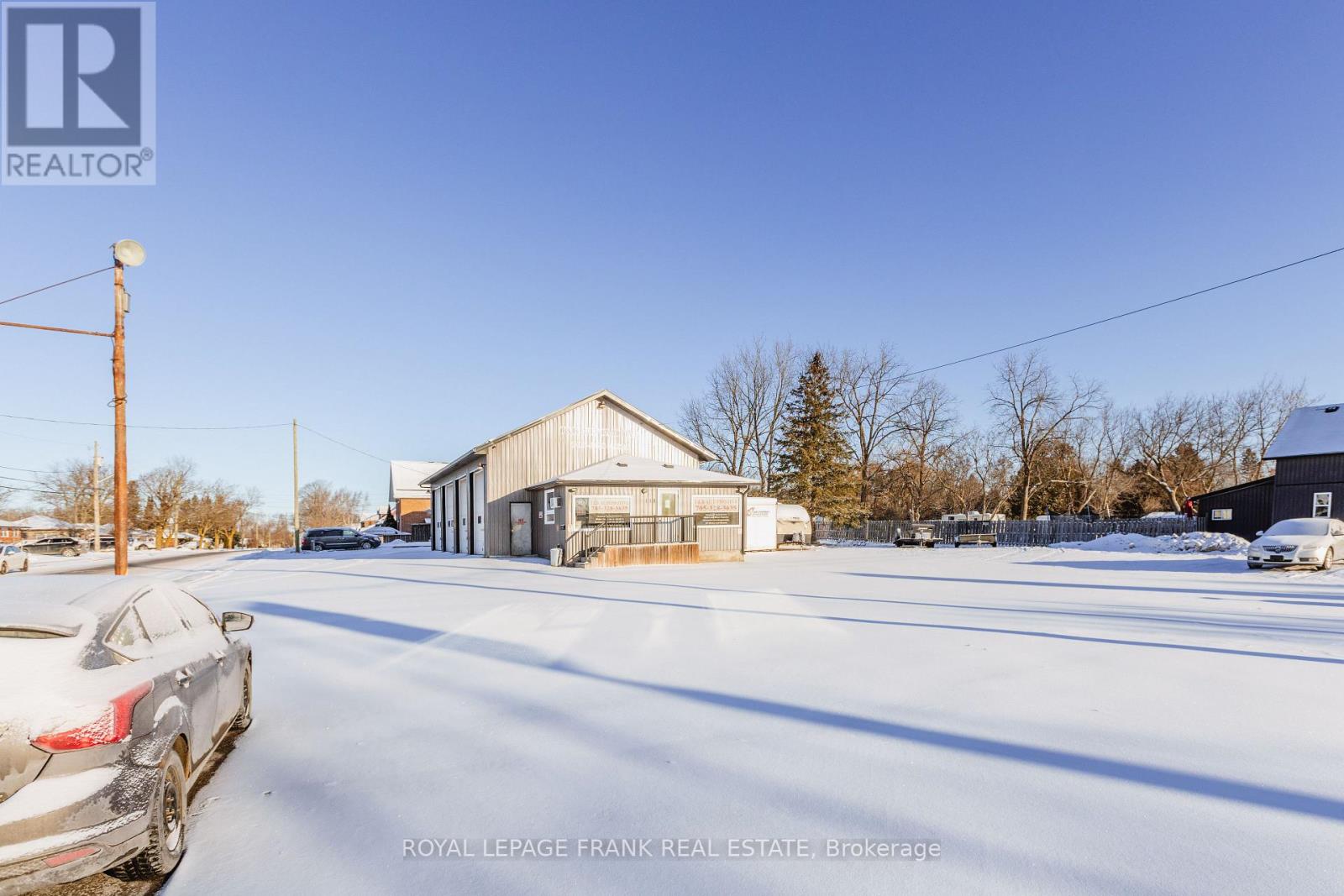 118 Queen Street N, Kawartha Lakes (Lindsay), Ontario  K9V 1G9 - Photo 9 - X12692544