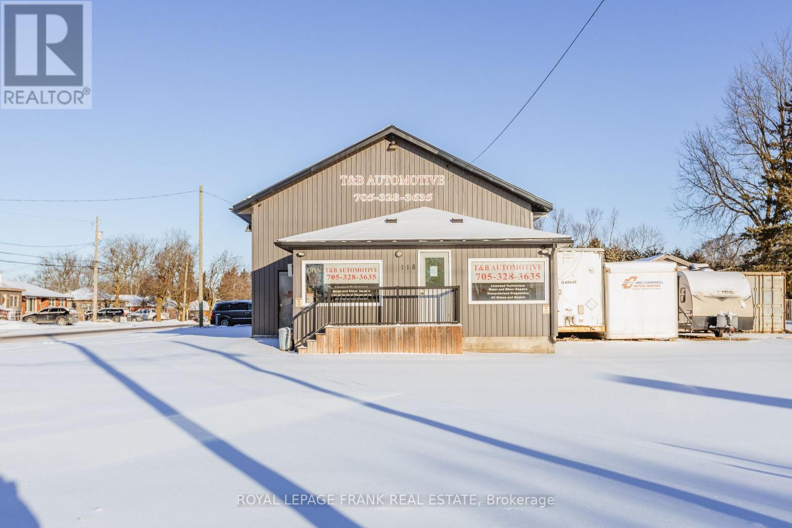 118 Queen Street, Kawartha Lakes (Lindsay), Ontario  K9V 4R3 - Photo 2 - X12692558