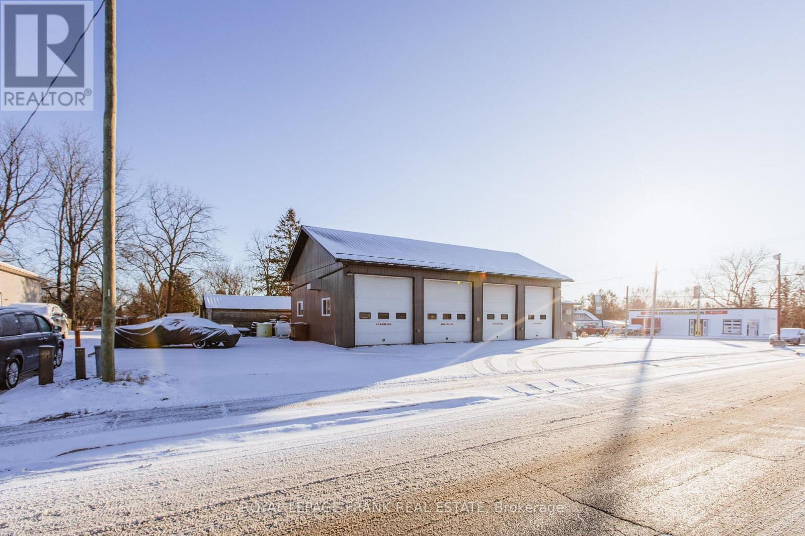 118 Queen Street, Kawartha Lakes (Lindsay), Ontario  K9V 4R3 - Photo 7 - X12692558