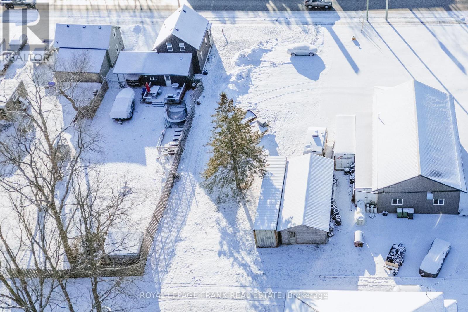 122 Queen Street, Kawartha Lakes (Lindsay), Ontario  K9V 1N3 - Photo 13 - X12692714