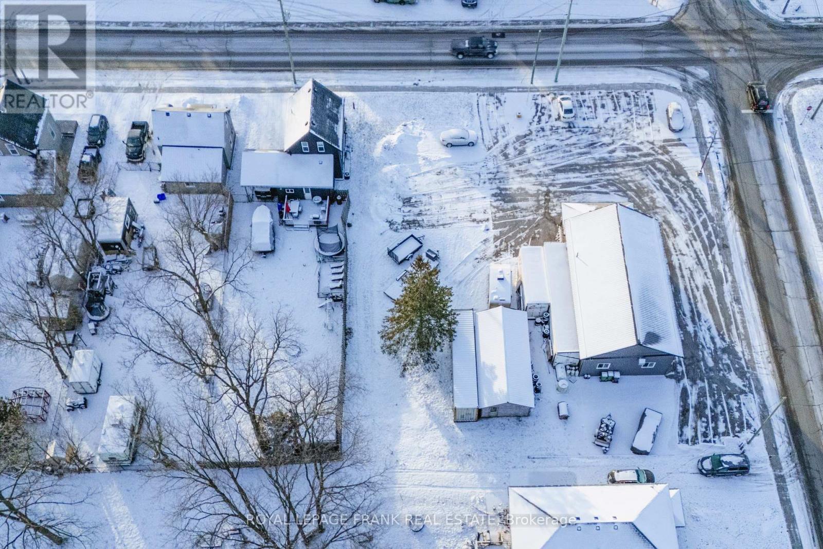 122 Queen Street, Kawartha Lakes (Lindsay), Ontario  K9V 1N3 - Photo 15 - X12692714