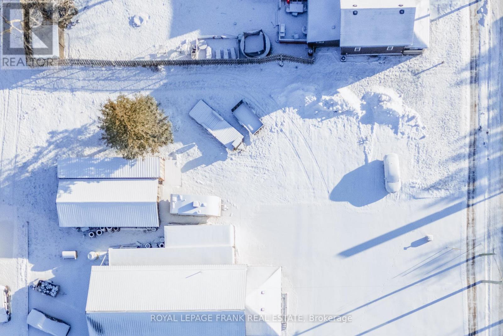 122 Queen Street, Kawartha Lakes (Lindsay), Ontario  K9V 1N3 - Photo 3 - X12692714