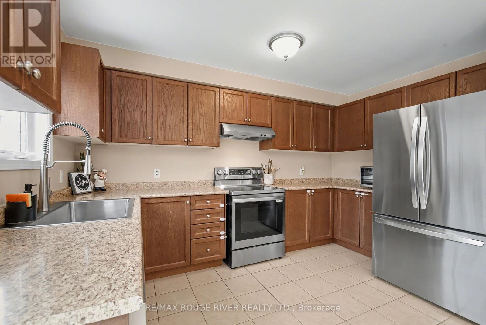 78 Cook Street, Kawartha Lakes (Lindsay), Ontario  K9V 0C7 - Photo 11 - X12694192