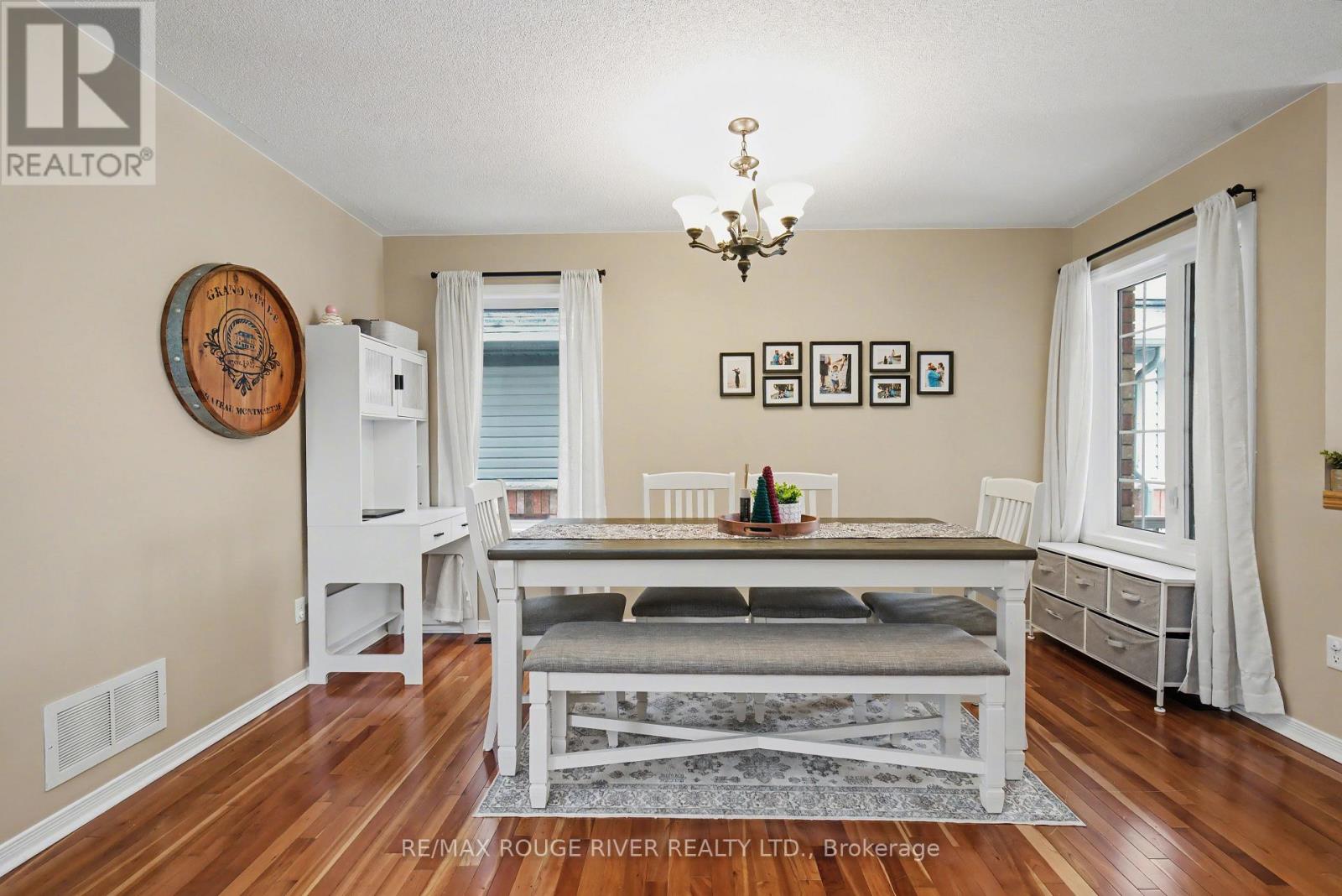 78 Cook Street, Kawartha Lakes (Lindsay), Ontario  K9V 0C7 - Photo 5 - X12694192