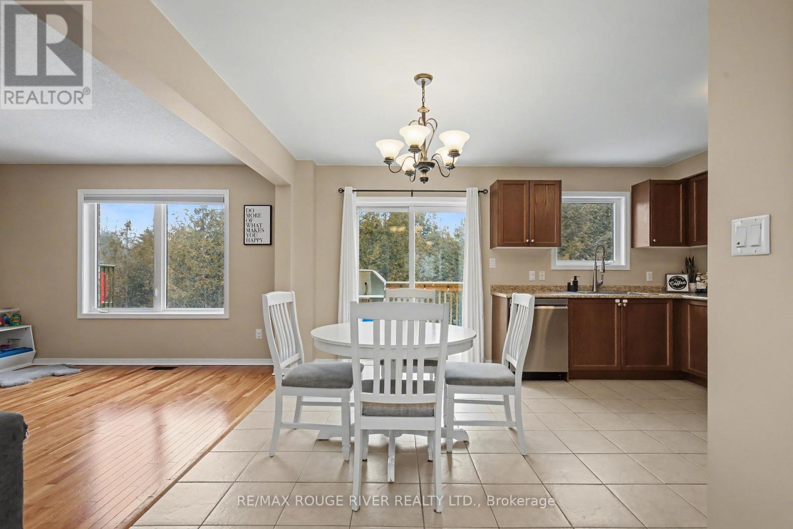 78 Cook Street, Kawartha Lakes (Lindsay), Ontario  K9V 0C7 - Photo 8 - X12694192