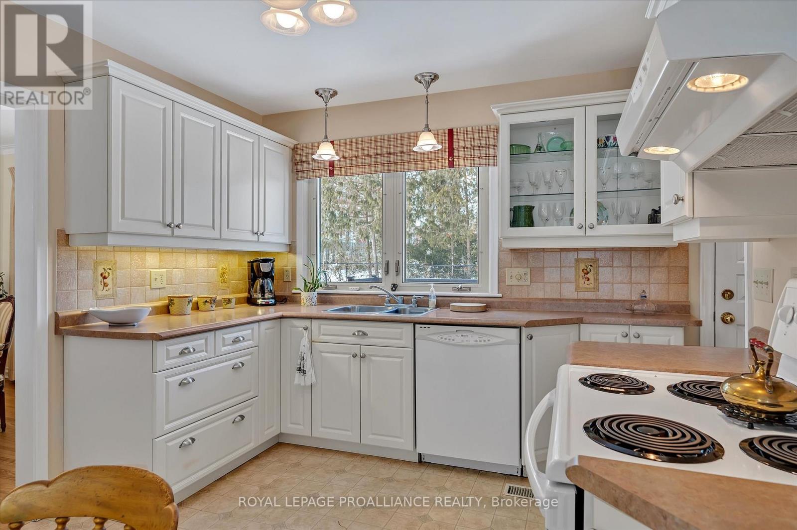 114 O'carroll Avenue, Peterborough (Northcrest Ward 5), Ontario  K9H 4V3 - Photo 18 - X12694382