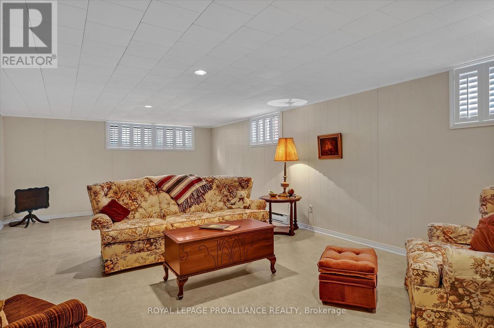 114 O'carroll Avenue, Peterborough (Northcrest Ward 5), Ontario  K9H 4V3 - Photo 34 - X12694382