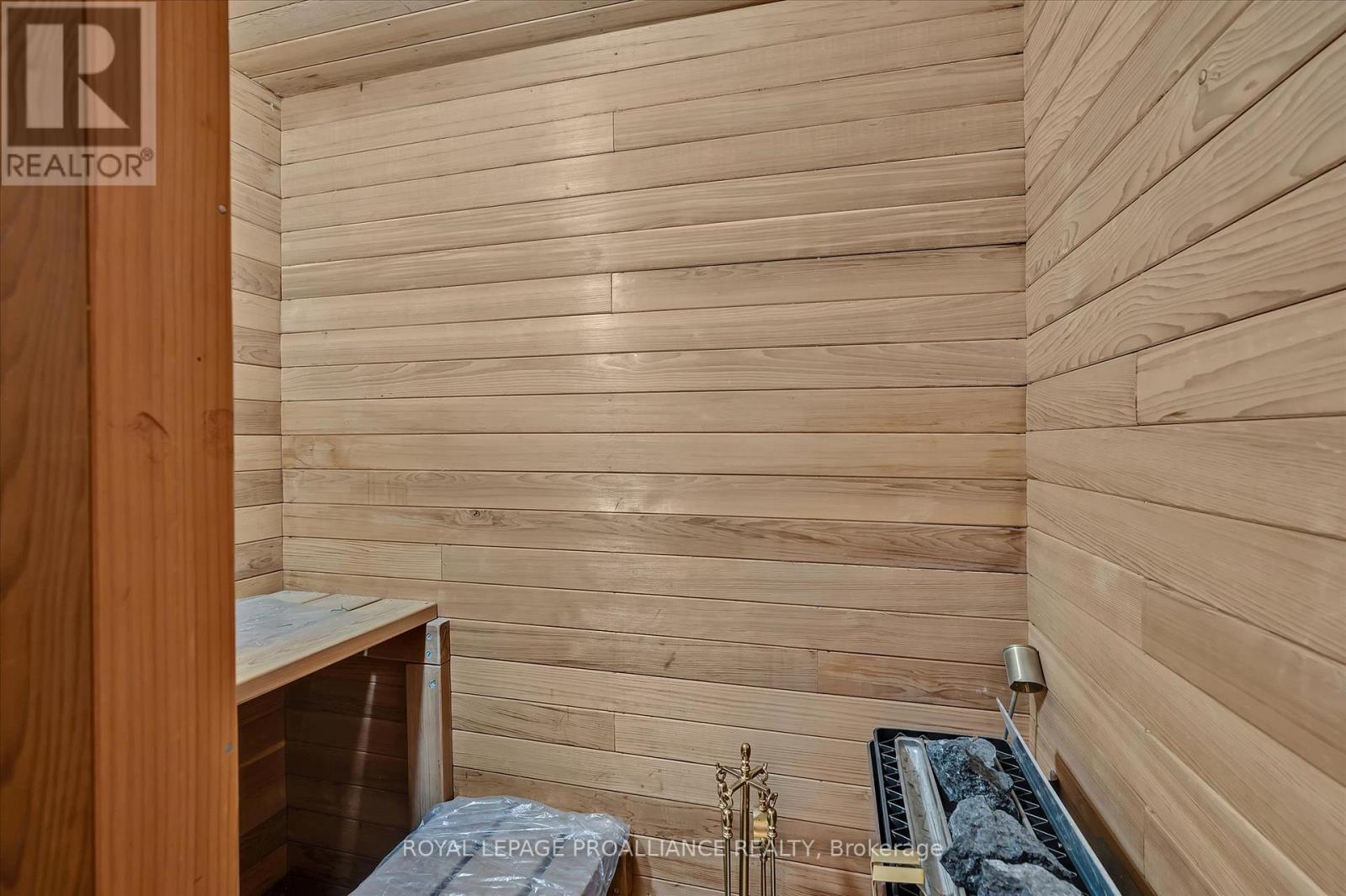 114 O'carroll Avenue, Peterborough (Northcrest Ward 5), Ontario  K9H 4V3 - Photo 38 - X12694382