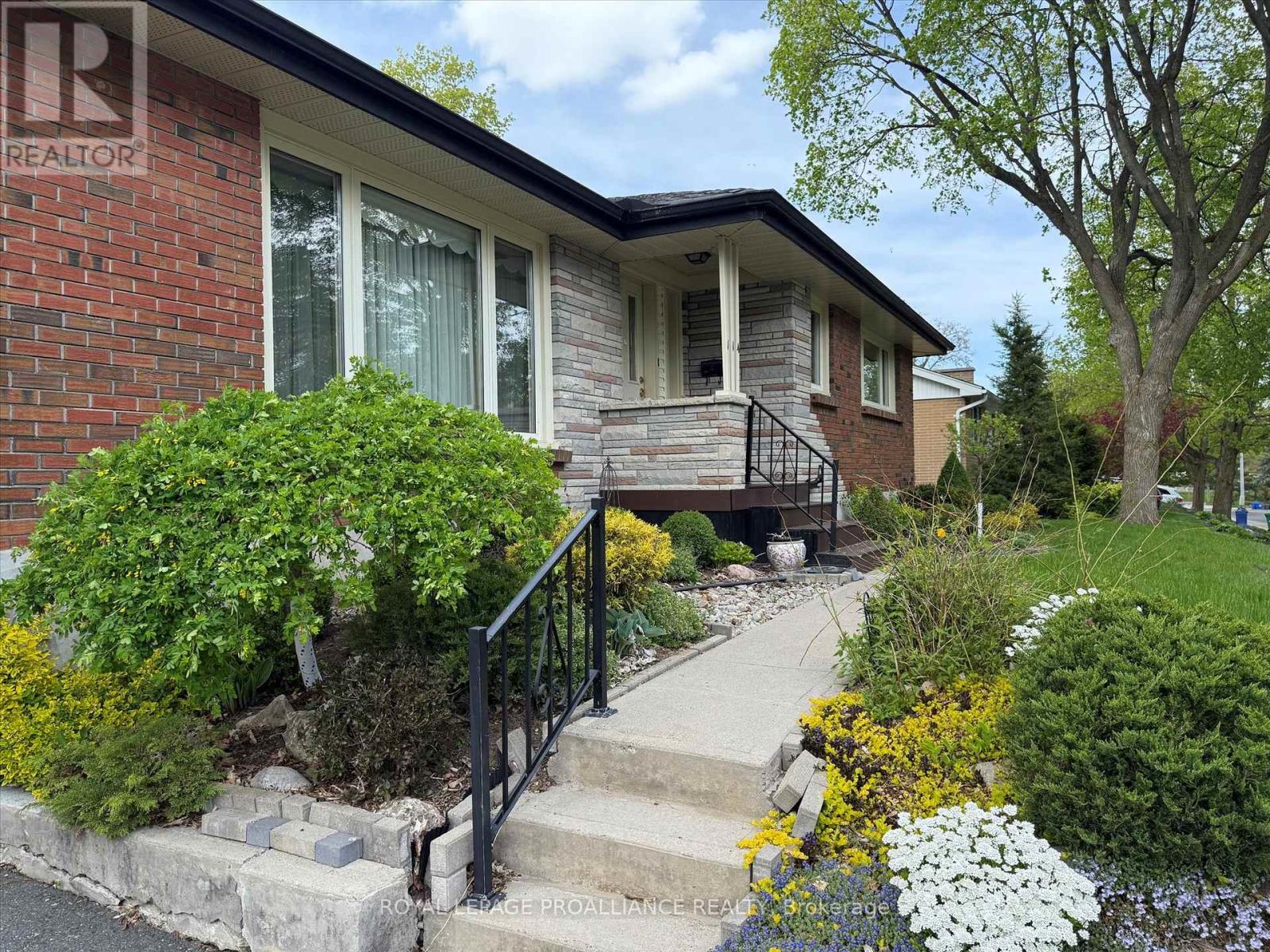 114 O'carroll Avenue, Peterborough (Northcrest Ward 5), Ontario  K9H 4V3 - Photo 48 - X12694382