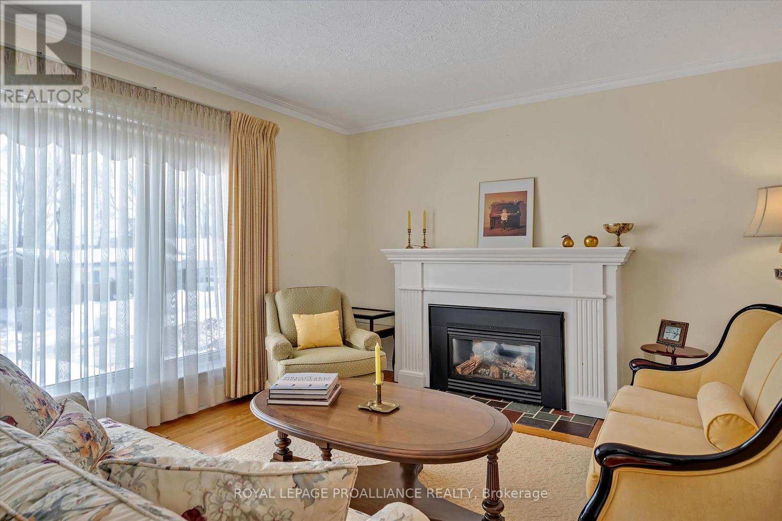 114 O'carroll Avenue, Peterborough (Northcrest Ward 5), Ontario  K9H 4V3 - Photo 6 - X12694382