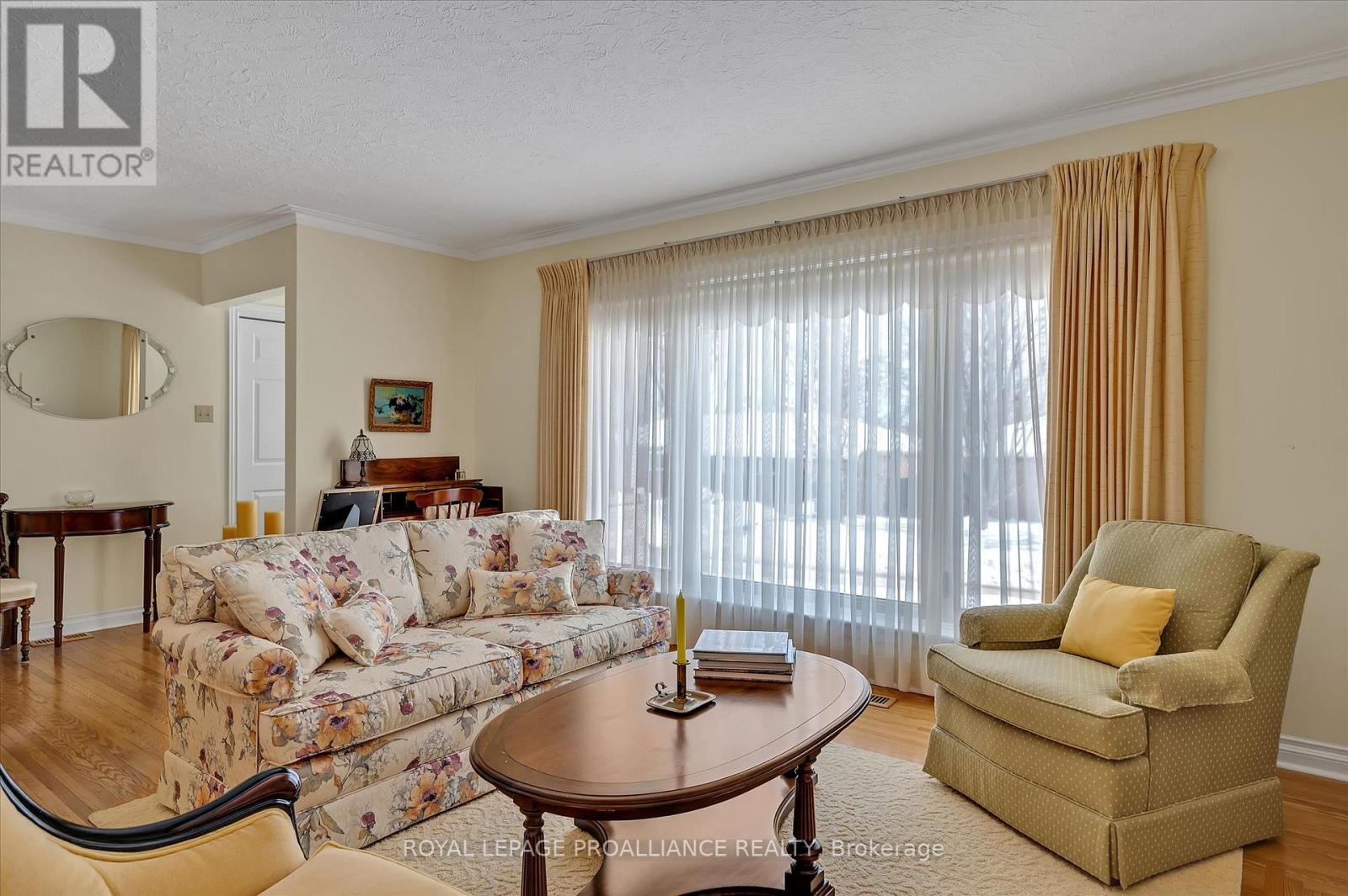 114 O'carroll Avenue, Peterborough (Northcrest Ward 5), Ontario  K9H 4V3 - Photo 7 - X12694382