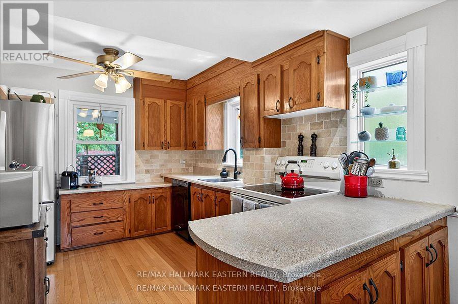 14 Alexander Avenue, Peterborough (Monaghan Ward 2), Ontario  K9J 6B4 - Photo 5 - X12694438