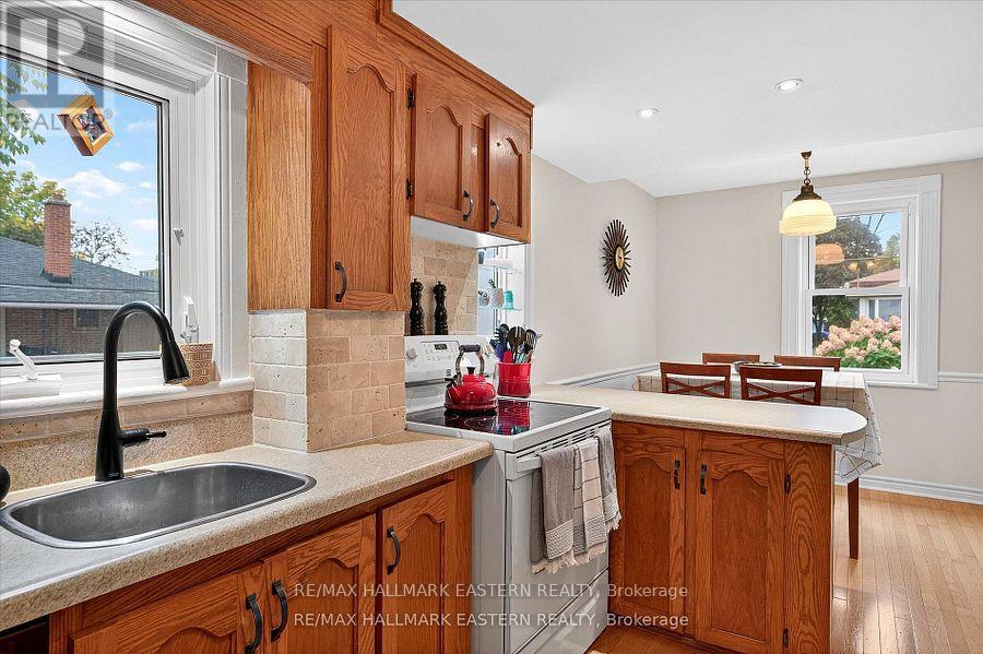 14 Alexander Avenue, Peterborough (Monaghan Ward 2), Ontario  K9J 6B4 - Photo 8 - X12694438