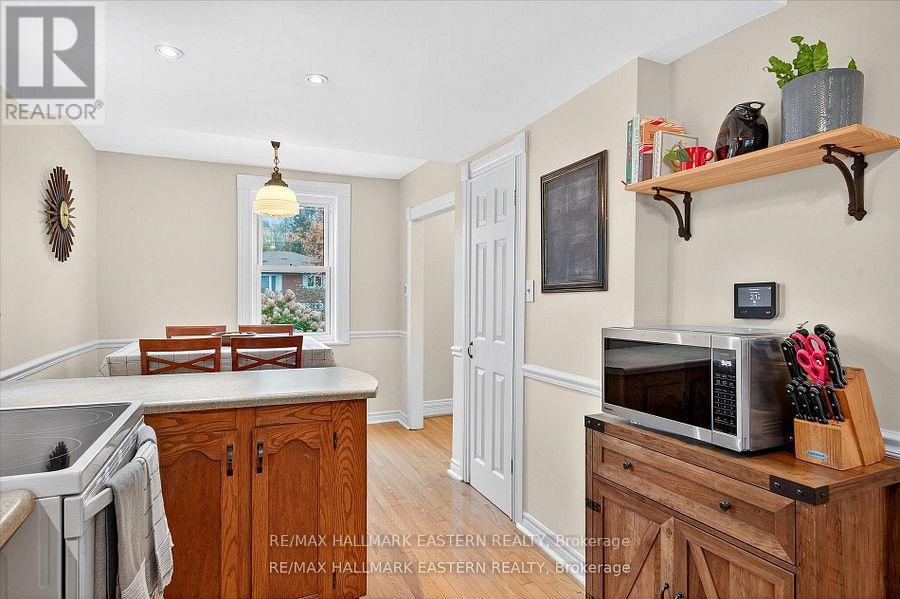 14 Alexander Avenue, Peterborough (Monaghan Ward 2), Ontario  K9J 6B4 - Photo 9 - X12694438