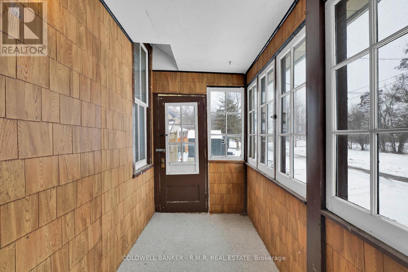 98 St Paul Street, Kawartha Lakes (Lindsay), Ontario  K9V 1S8 - Photo 6 - X12694760