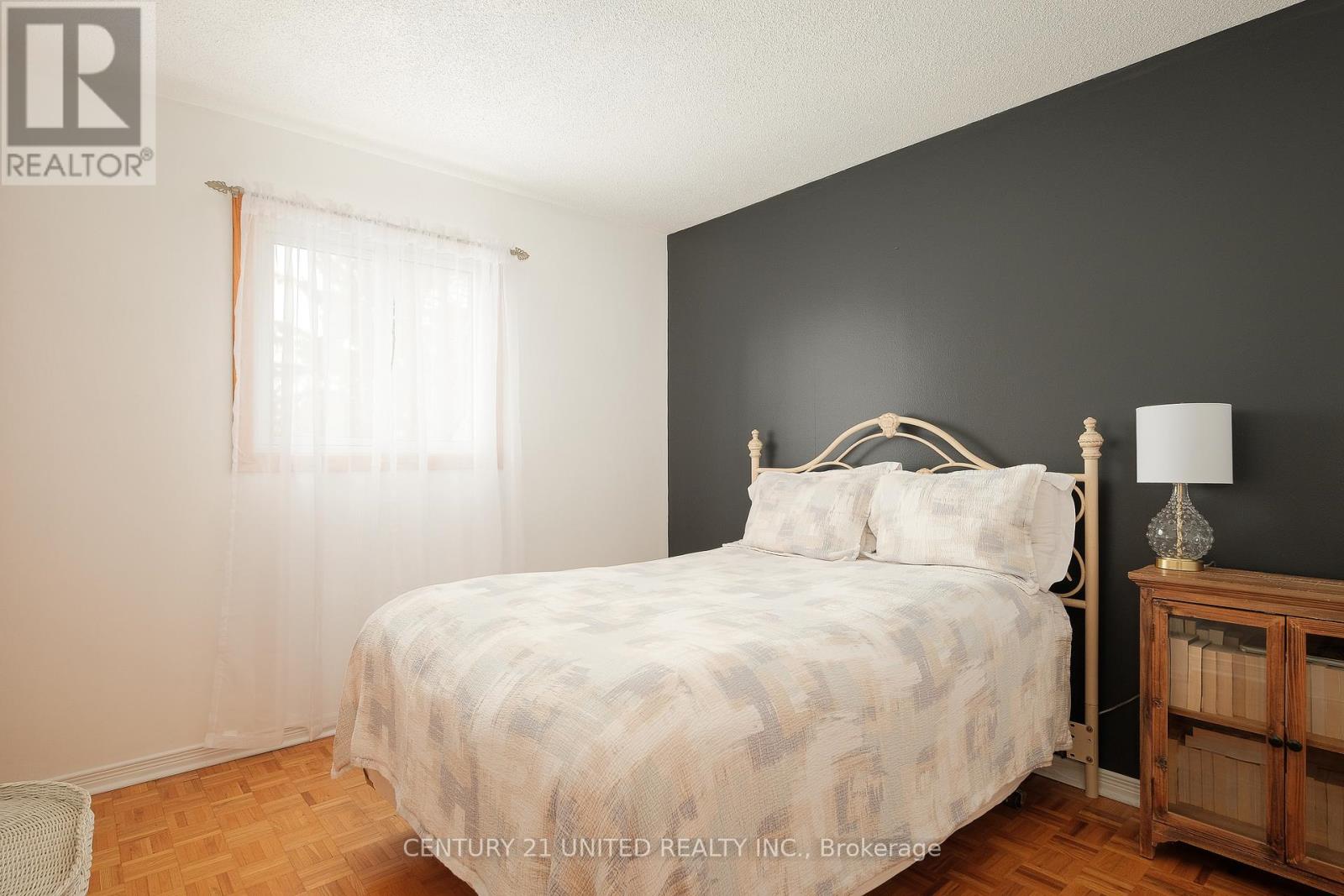 21 Rideau Crescent, Peterborough (Ashburnham Ward 4), Ontario  K9J 1G7 - Photo 11 - X12695070