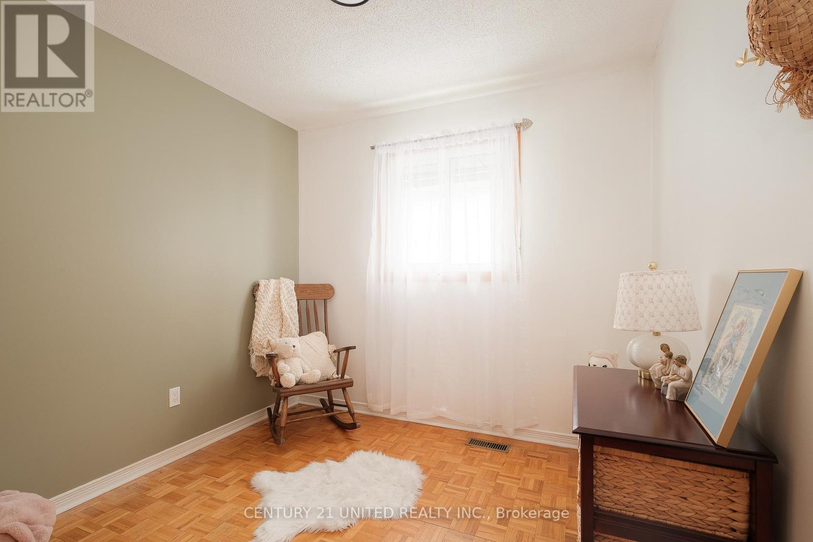 21 Rideau Crescent, Peterborough (Ashburnham Ward 4), Ontario  K9J 1G7 - Photo 13 - X12695070