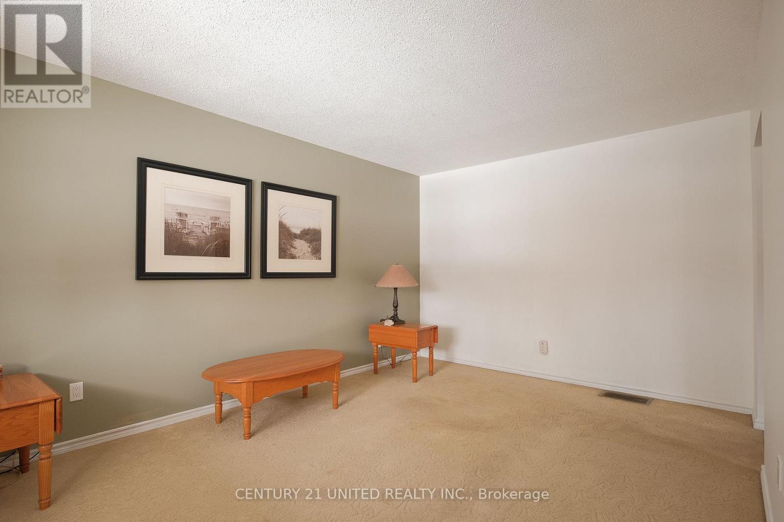 21 Rideau Crescent, Peterborough (Ashburnham Ward 4), Ontario  K9J 1G7 - Photo 4 - X12695070